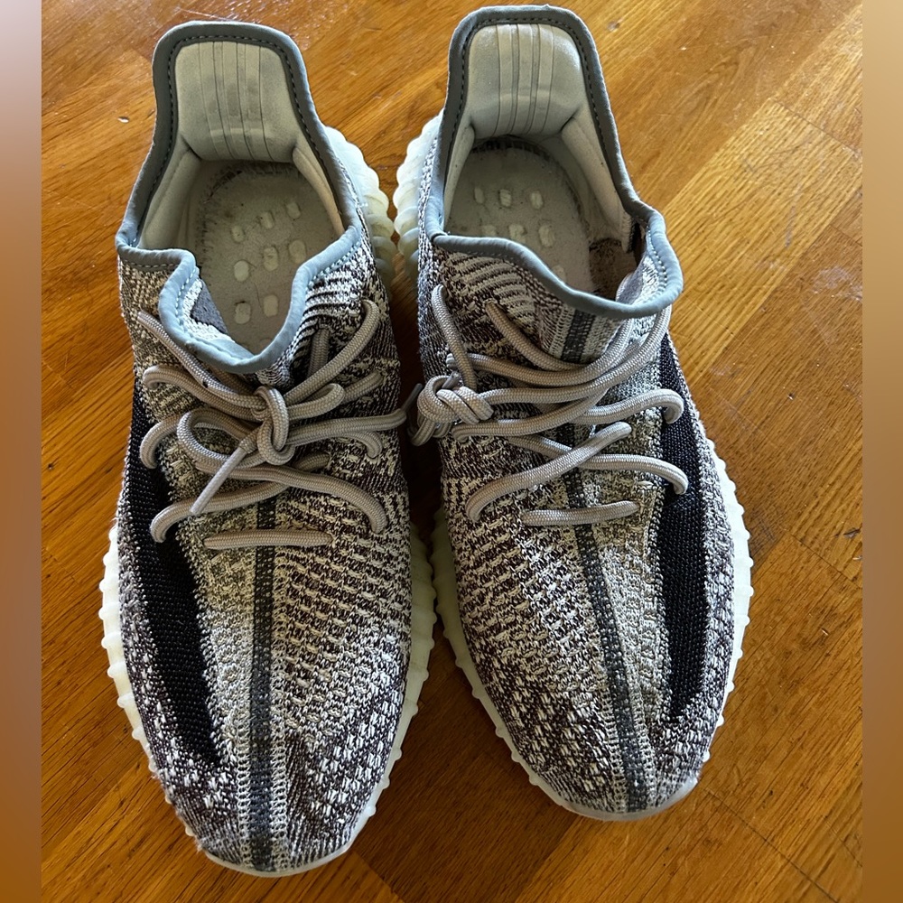 Yeezy Boost 350 V2 'Zyon' used in good condition, missing insoles men’s size 9